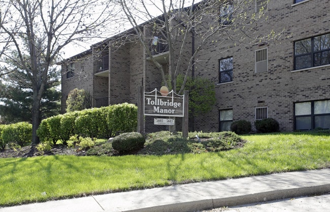 Building Photo - Tollbridge Manor