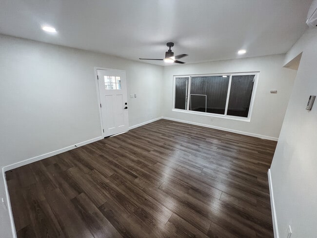 Building Photo - 3572 Nile St