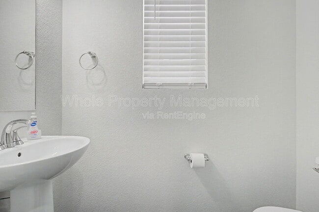 Building Photo - 28466 E 6th Pl