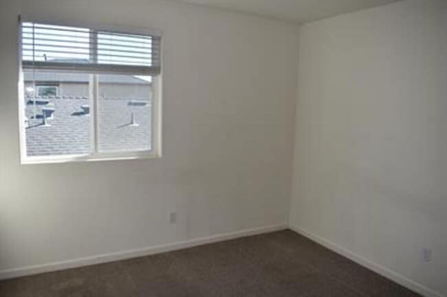Building Photo - 4297 Lasalle Dr