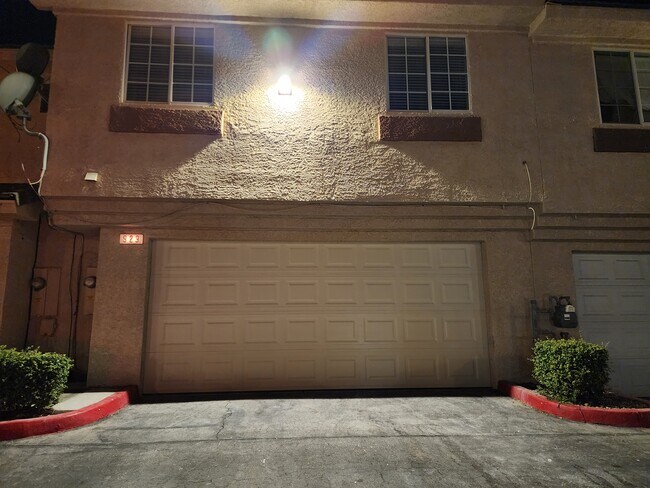 Building Photo - 929 Dusty Creek St