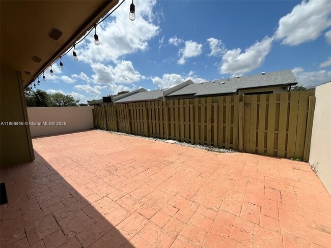 Building Photo - 11020 SW 124th Ct