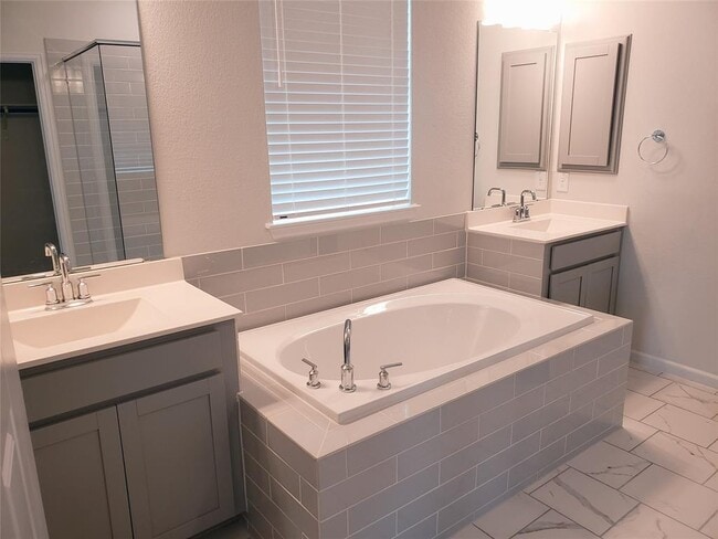 Building Photo - 13614 Cibolo Trace