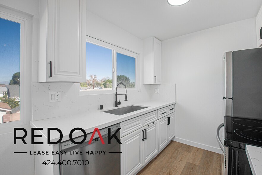 Building Photo - 11051 Barnwall St