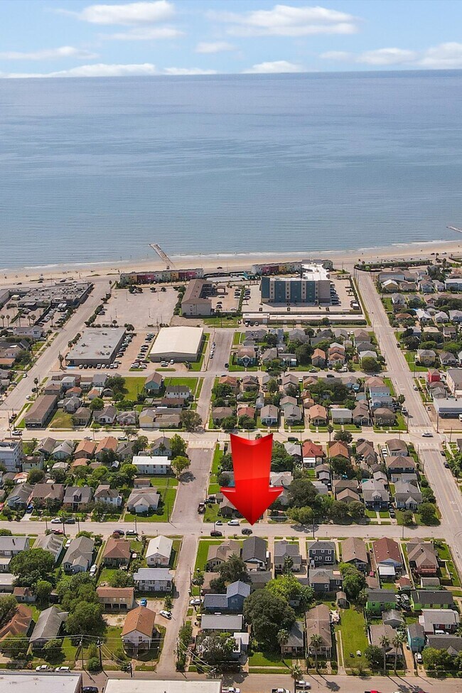 Building Photo - 4006 Avenue R 1/2 Rear