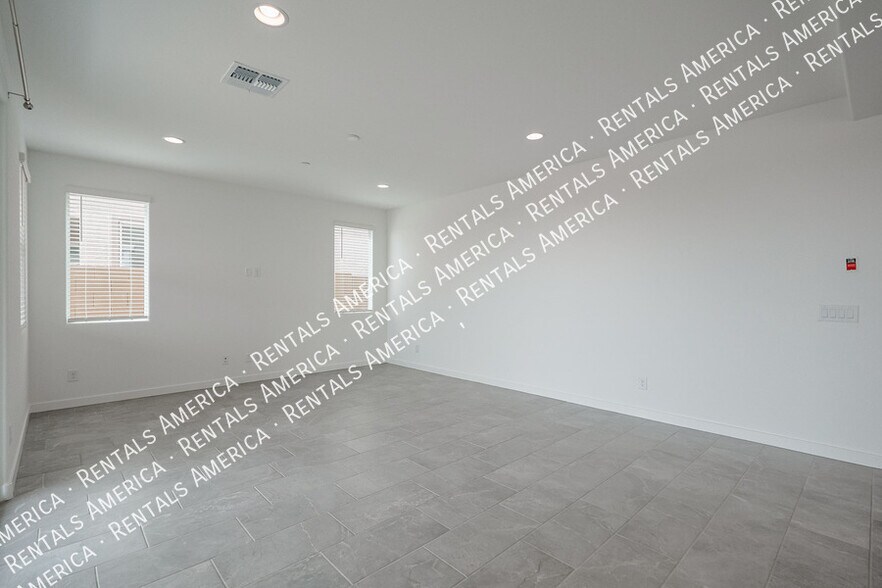 Building Photo - 11985 Calle de Pompas W