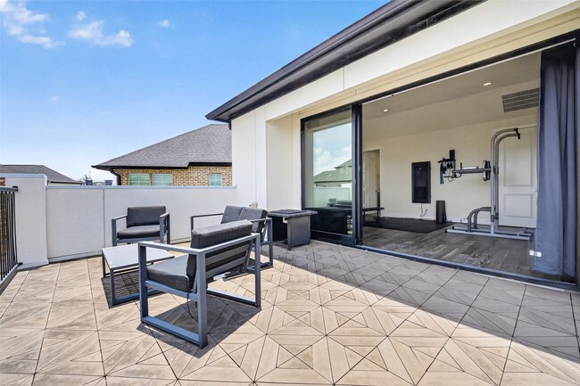 Building Photo - 2703 Kinsley Oaks Dr