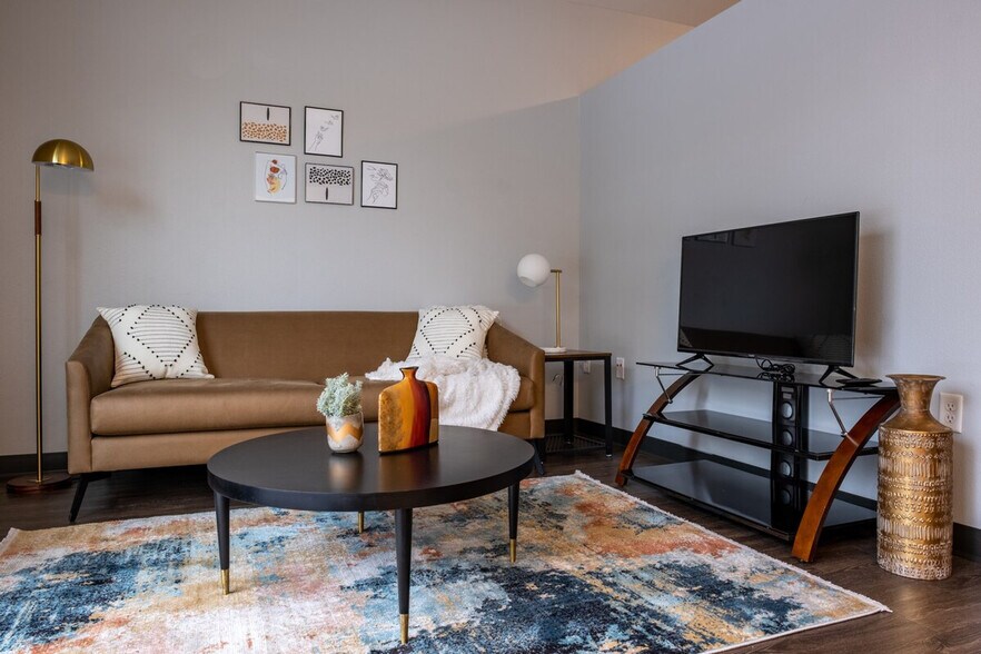 Building Photo - 2301 Ingersoll Ave