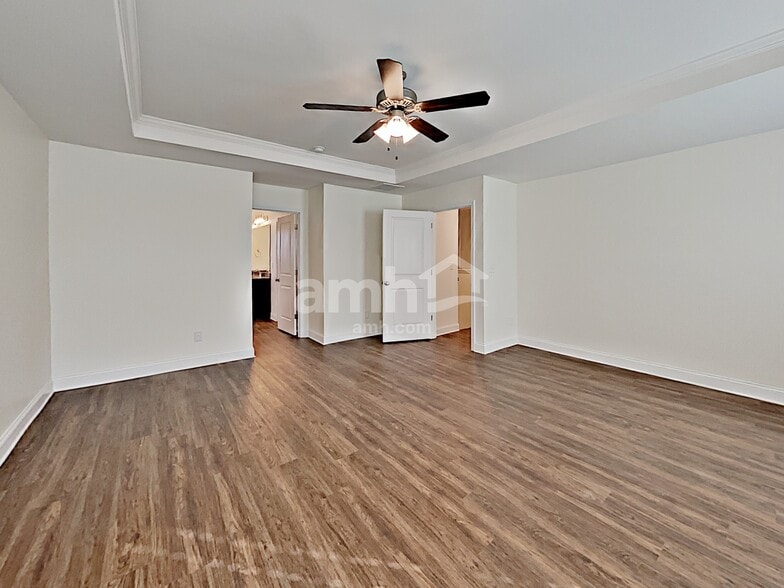 Building Photo - 204 Glenwood Dr