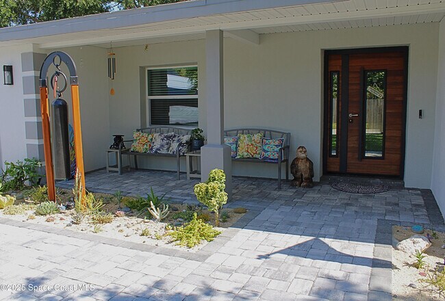 Building Photo - 415 N Shore Dr
