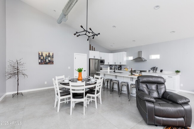 Building Photo - 3043 N 85th Pl