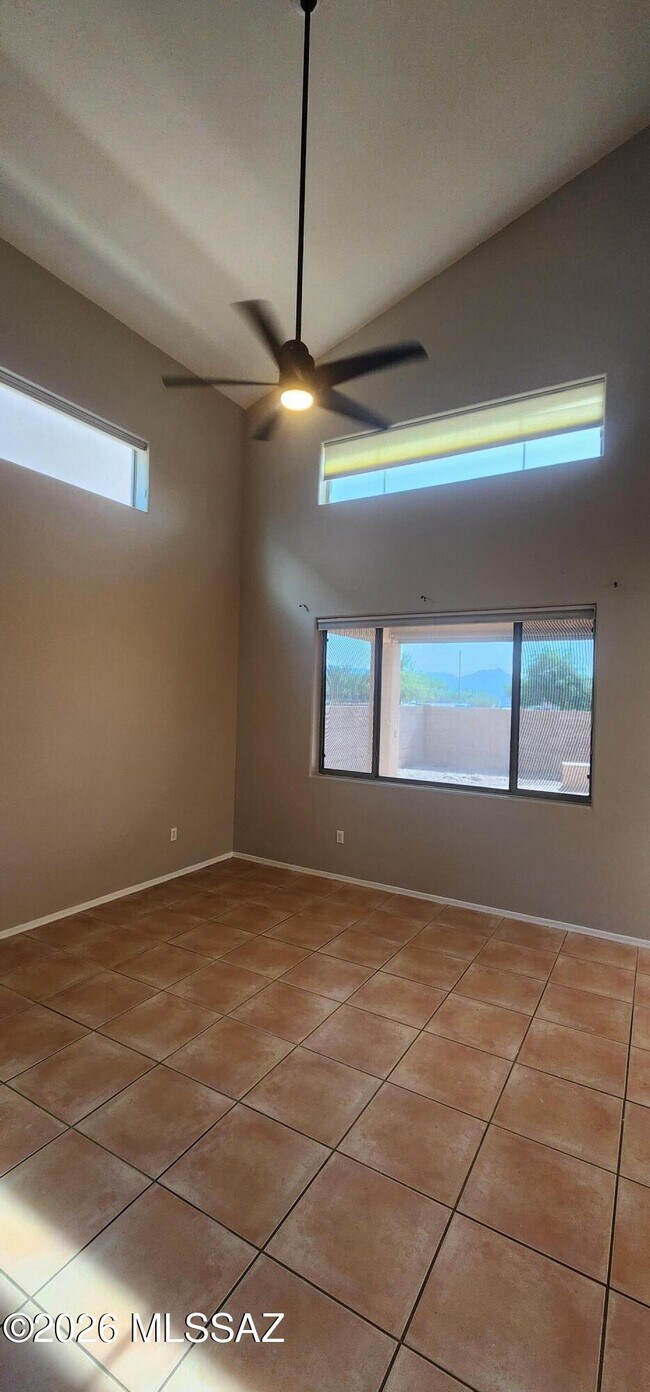 Building Photo - 5453 N Little River Ln