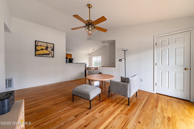 Building Photo - 108 Evergreen Pl
