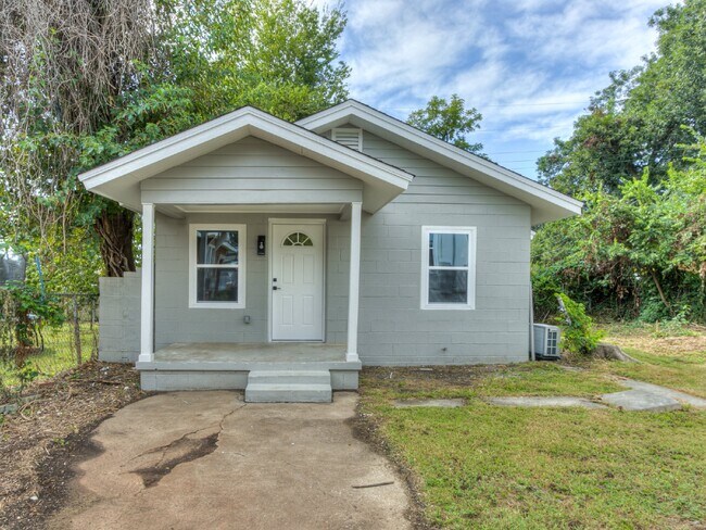 Primary Photo - 1-Bedroom Apartment for Rent Near Midtown