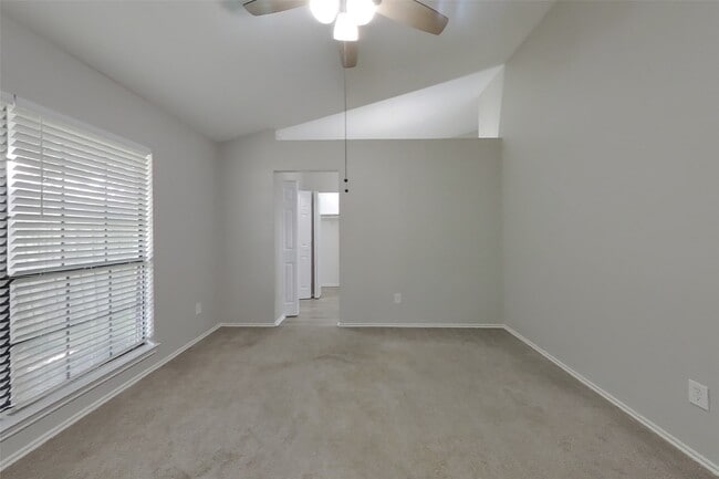 Building Photo - 7811 Bluff Trail Dr