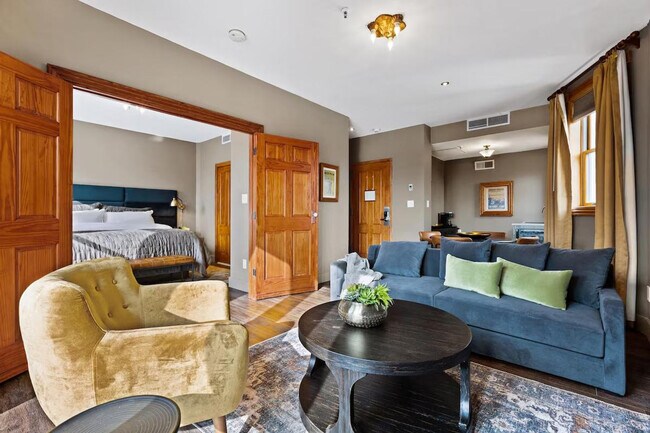 Primary Photo - 100 Orchard St