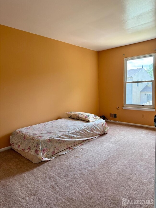 Building Photo - 23 Redbud Rd