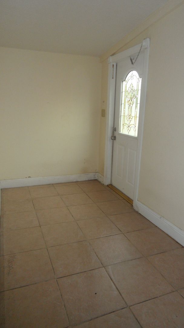 Building Photo - Single-Family Home – 4BR/2BA – Corner Lot, Large Fenced Yard, NO HOA