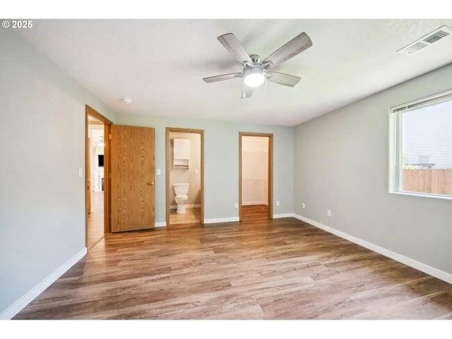 Building Photo - Northeast 21st Street