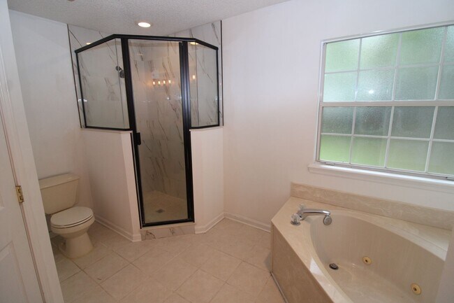 Building Photo - 107 Shearman Way