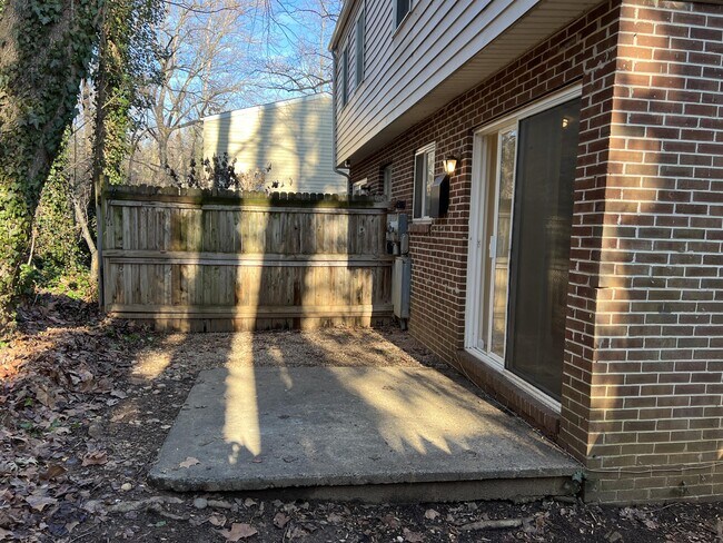 Building Photo - 405A Valley Rd Extension