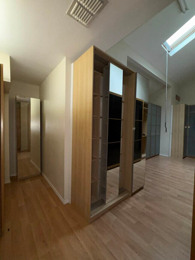 Building Photo - 3110 Jacaranda Dr