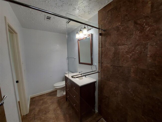 Building Photo - 3807 Quiet Pl Dr