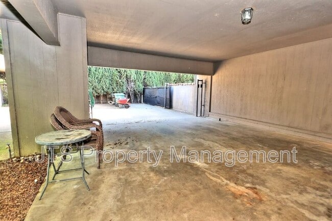 Building Photo - 3160 Watt Ave