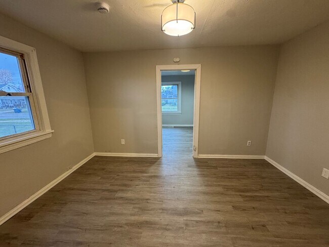 Building Photo - 117 W 30th St