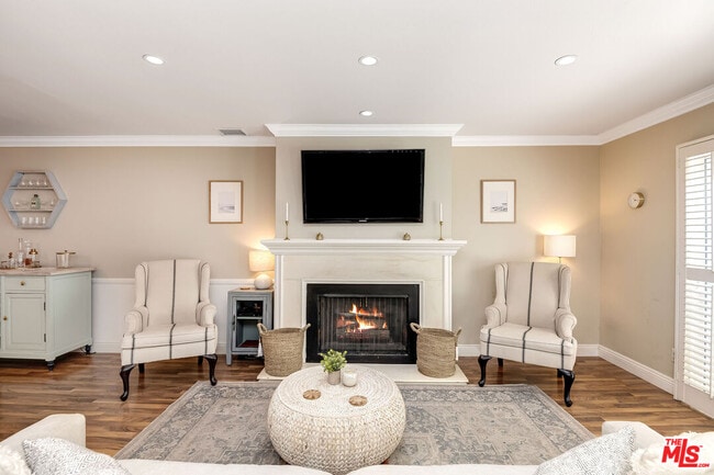 Building Photo - 4443 Saugus Ave