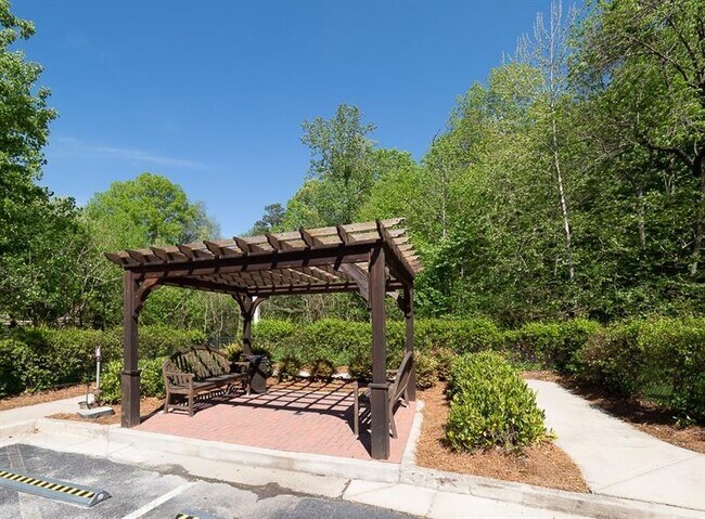 Building Photo - 200 River Vista Drive