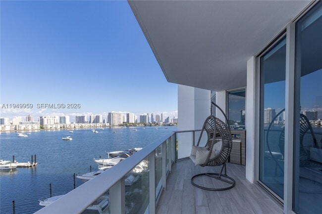 Building Photo - 17111 Biscayne Blvd