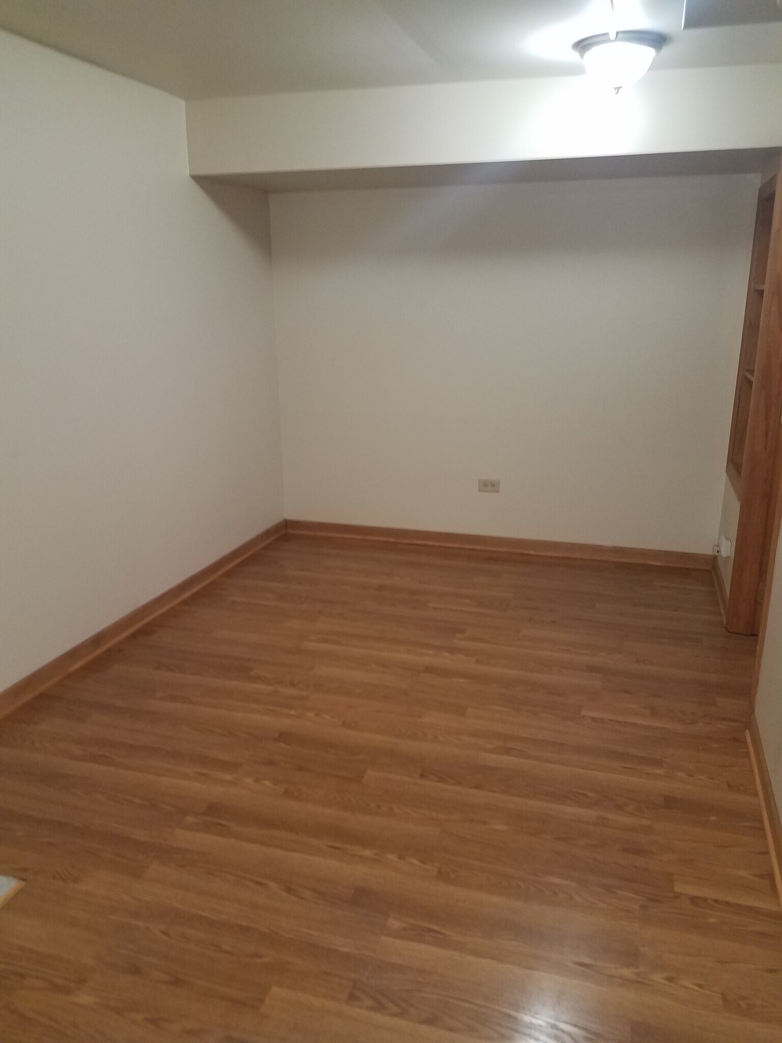 Building Photo - 421 E Lake St