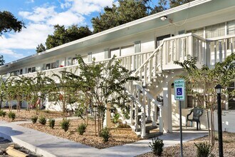 Building Photo - Coming Soon!!!  1 Bedroom / 1 Bathroom Apartment Home ** SPECIAL **