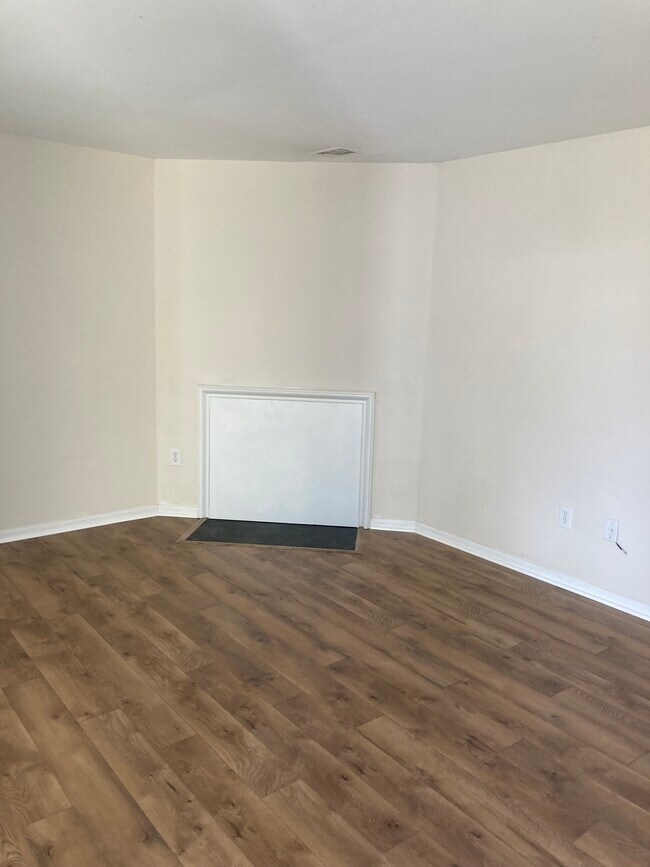 Building Photo - 1710 Gunwood Pl