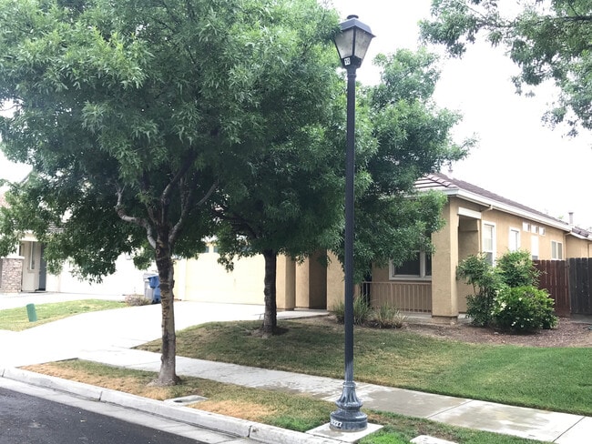 Building Photo - 1146 Oatgrass Way