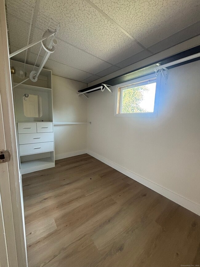 Building Photo - 161 Cliff St