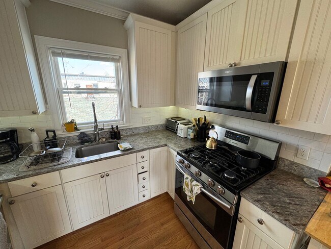 Primary Photo - In-Unit Laundry, Central Heat/AC, Parking ...