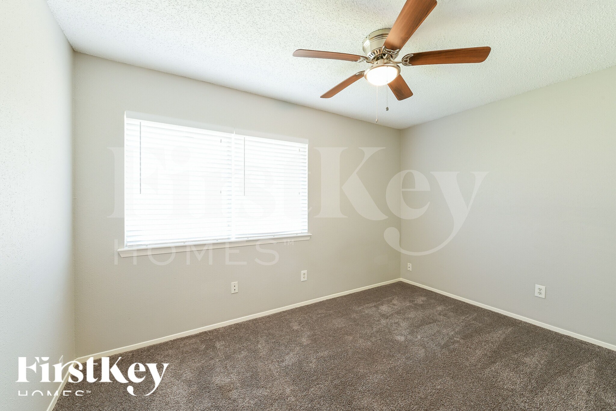 Building Photo - 13630 Alon Ln