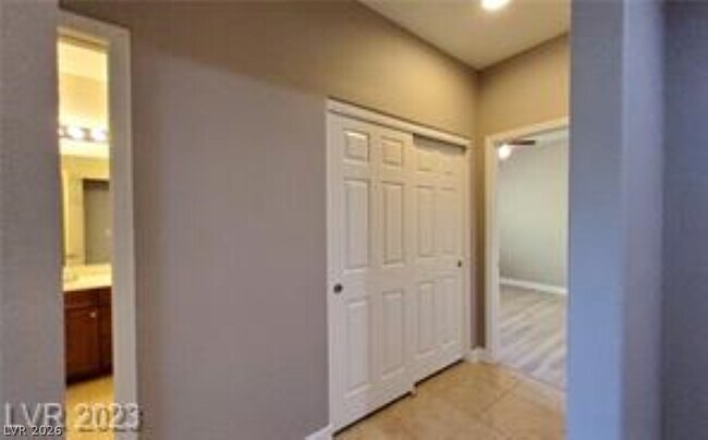 Building Photo - 9570 Rickshaw St