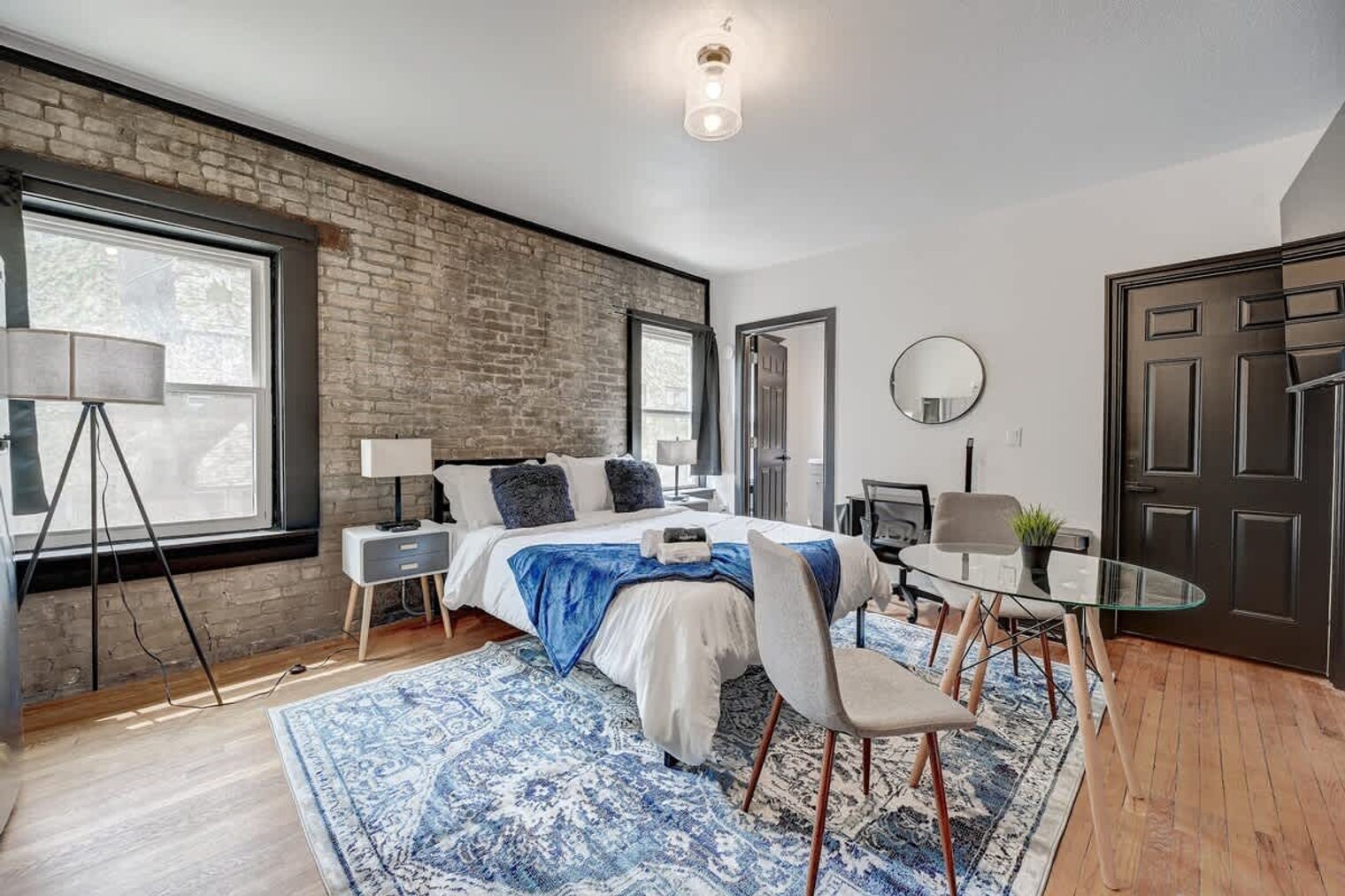 Building Photo - 1925 N Prospect Ave