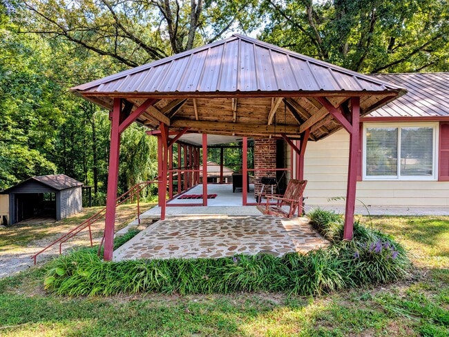 Building Photo - 1684 Rockford Creek Rd