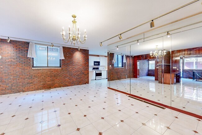 Building Photo - 71 Lubec St