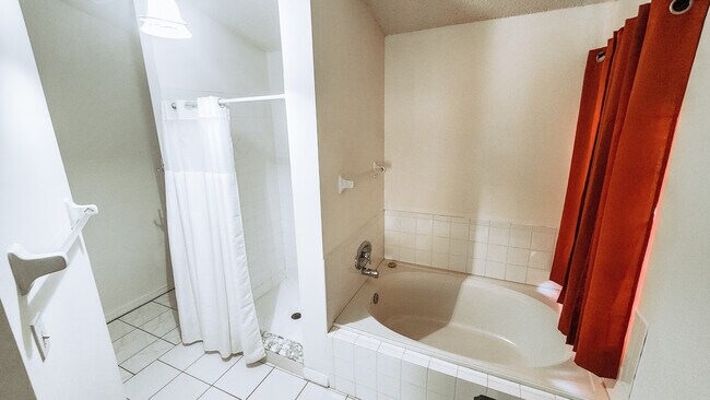 Building Photo - 1521 Barber St