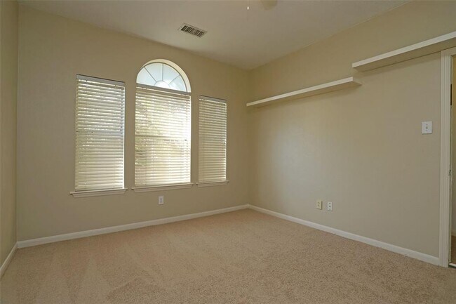 Building Photo - 7534 Orchard Hills Ln