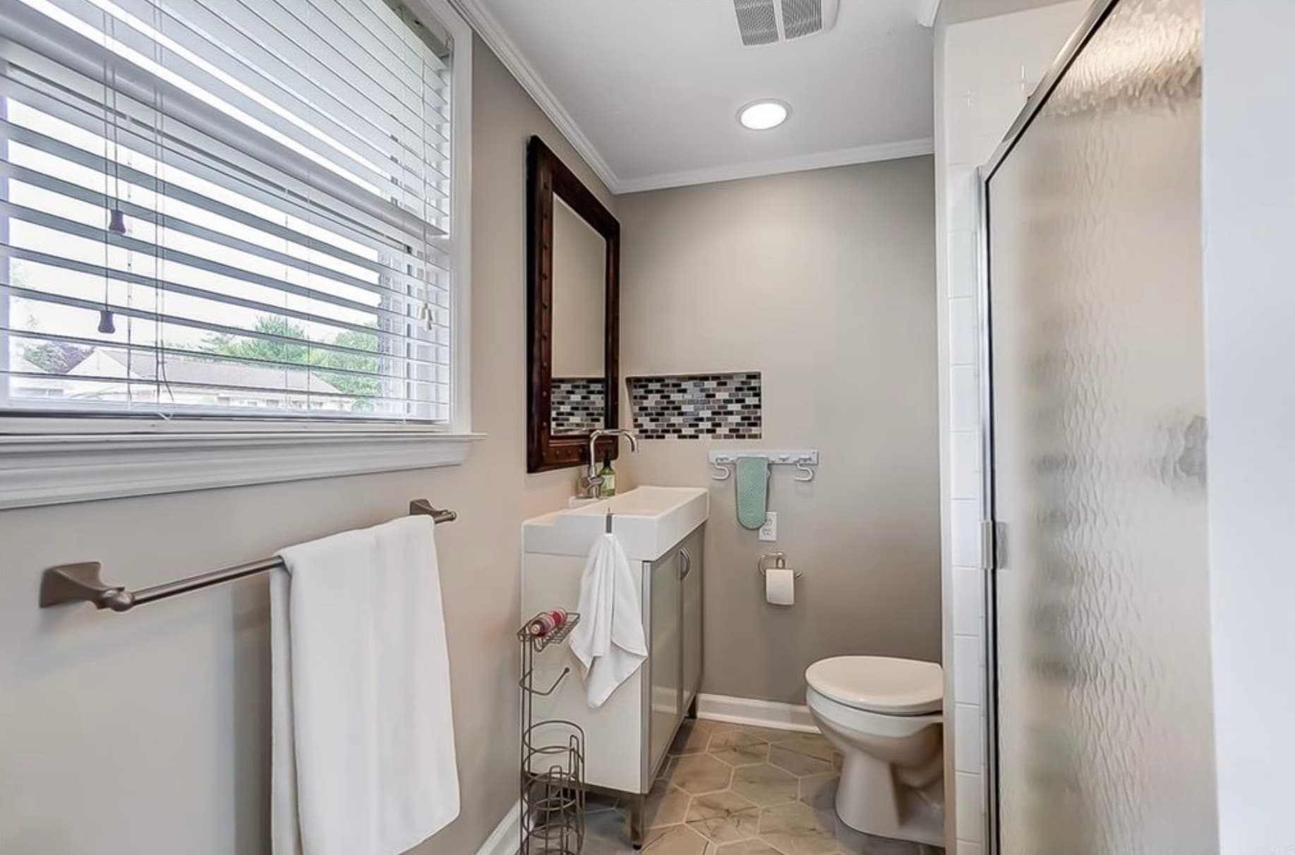 Downstairs full bath - 410 Evergreen Dr