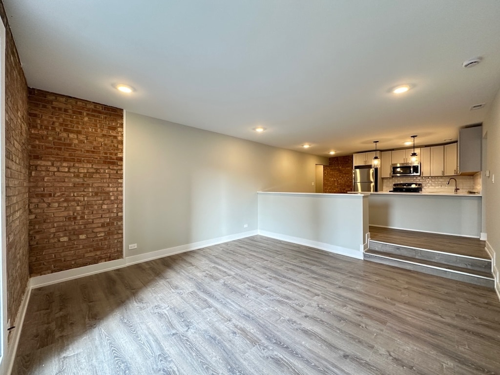 Building Photo - 1223 N La Salle Dr