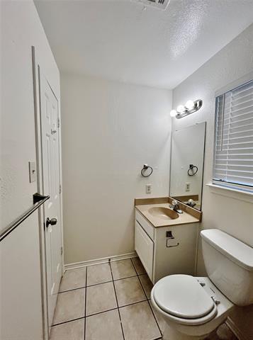 Building Photo - 719 Hillcrest Ct