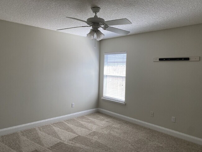 Building Photo - 9533 Maidstone Mill Dr W