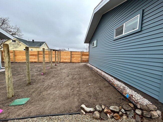 Building Photo - Brand New, Energy Efficient, 2 Bed, 1 Bath Home in Hamilton